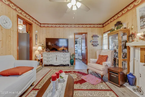 $221,900 | 307 West Westbrook Street, Wallace, NC 28466