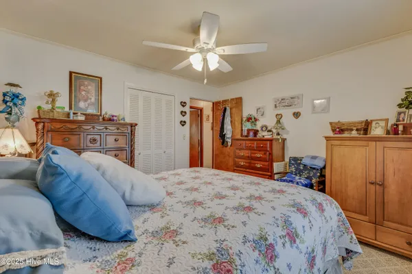 $221,900 | 307 West Westbrook Street, Wallace, NC 28466