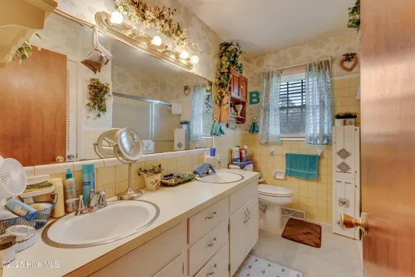 $221,900 | 307 West Westbrook Street, Wallace, NC 28466