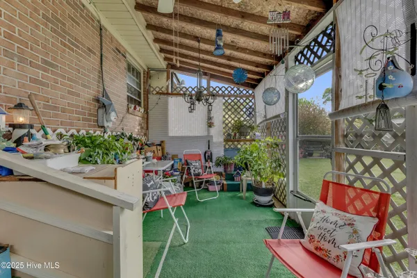 $221,900 | 307 West Westbrook Street, Wallace, NC 28466