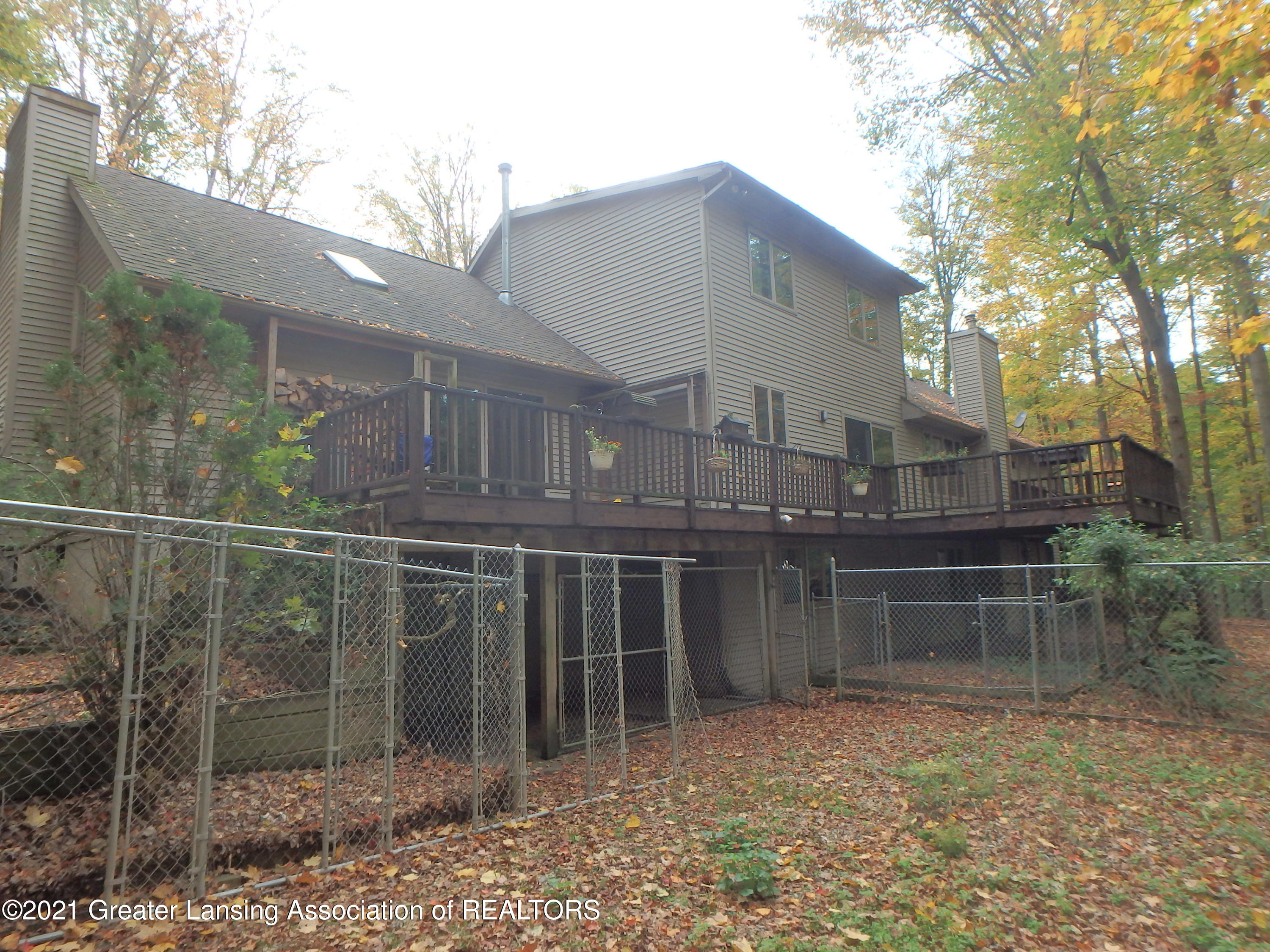 2565 Narrow Lake Road Charlotte, MI 48813 - Photo 4 of 63 rback of house