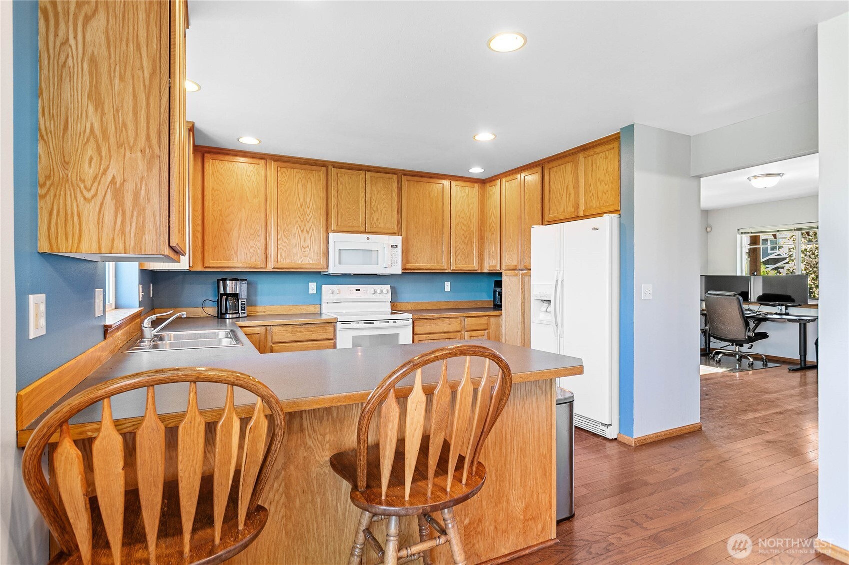 4821 Outrigger Loop Blaine, WA 98230 - Photo 9 of 29