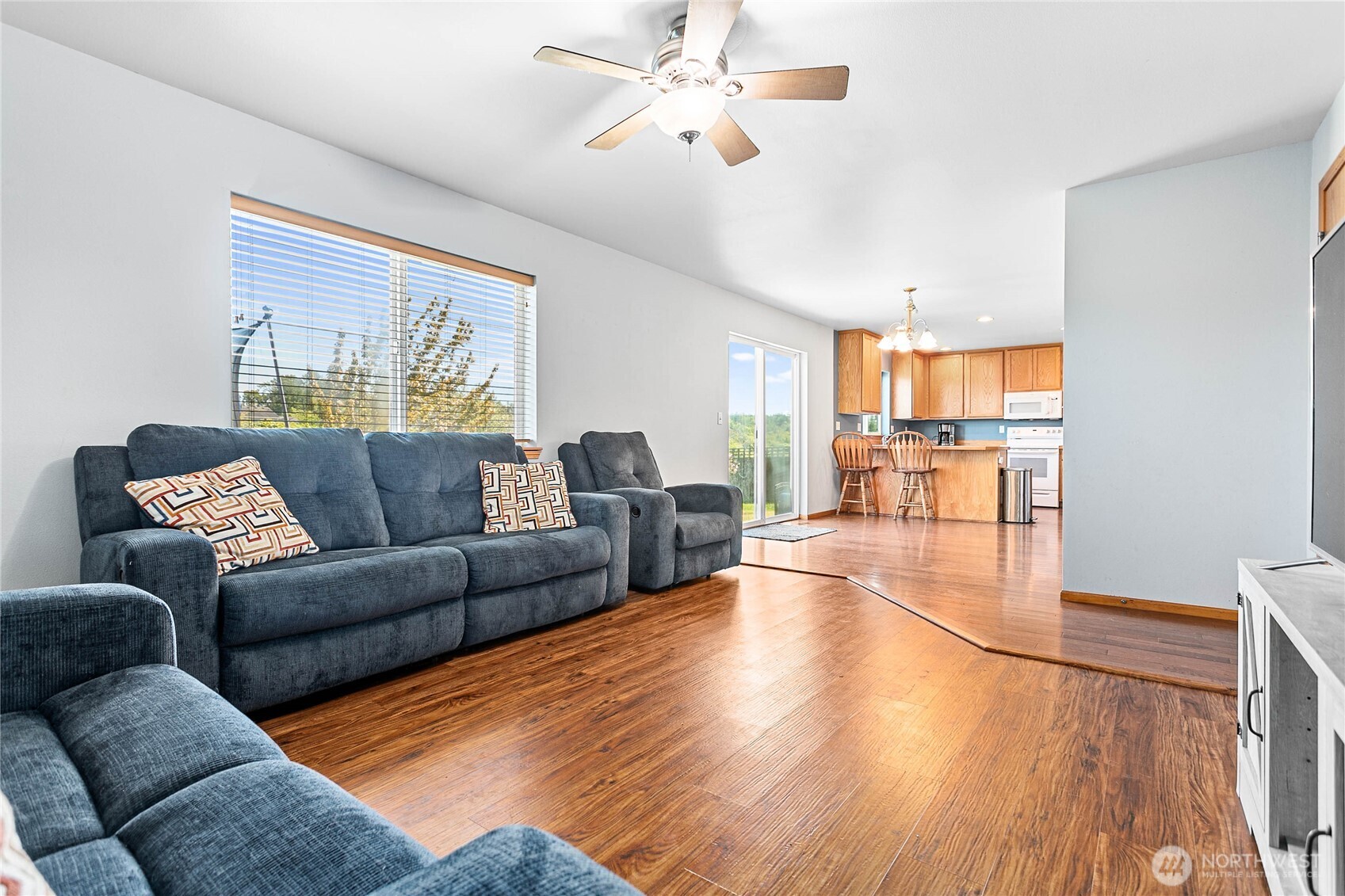 4821 Outrigger Loop Blaine, WA 98230 - Photo 10 of 29