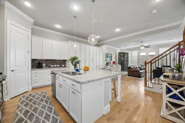 $585,000 | 8417 Water Oak Pass Drive, Houston, TX 77055