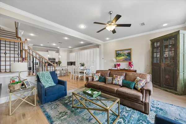 $585,000 | 8417 Water Oak Pass Drive, Houston, TX 77055