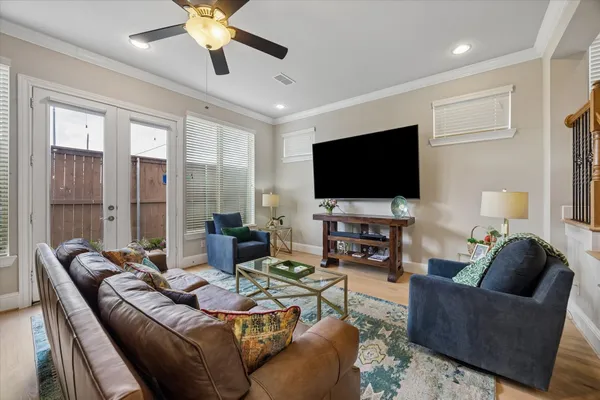 $585,000 | 8417 Water Oak Pass Drive, Houston, TX 77055