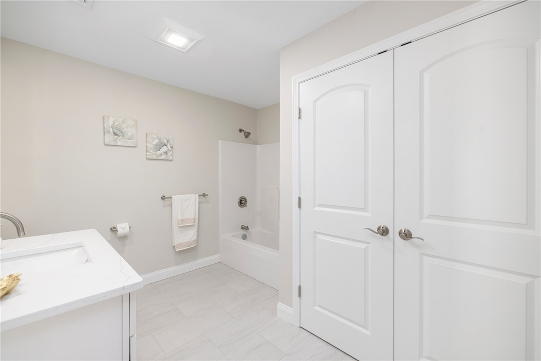 8 Overlook Lane Glocester, RI 02814 - Photo 7 of 49