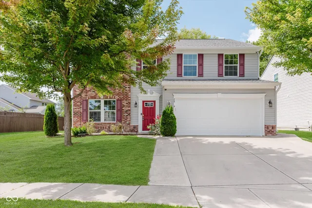 $365,000 | 2884 Treehouse Pass, Greenwood, IN 46143