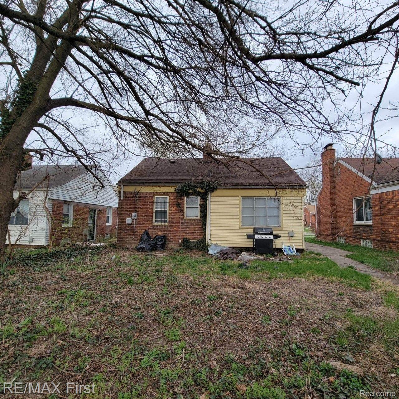 18481 Edinborough Road Detroit, MI 48219 - Photo 2 of 12 Gallery Image 2