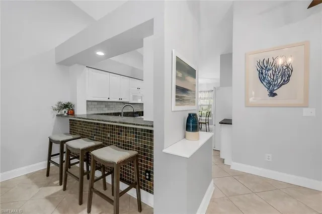 $424,900 | 1724 Royal Circle, Unit 901, Naples, FL 34112