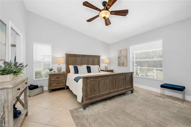 $424,900 | 1724 Royal Circle, Unit 901, Naples, FL 34112