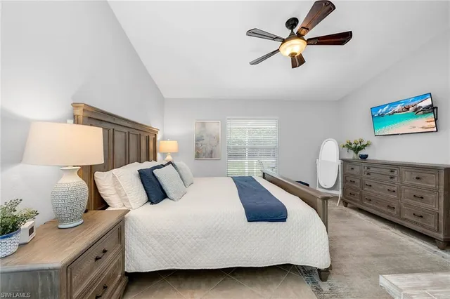 $424,900 | 1724 Royal Circle, Unit 901, Naples, FL 34112