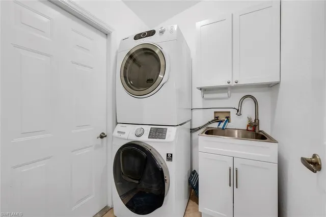 $424,900 | 1724 Royal Circle, Unit 901, Naples, FL 34112