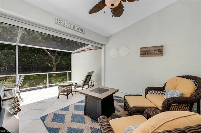 $424,900 | 1724 Royal Circle, Unit 901, Naples, FL 34112