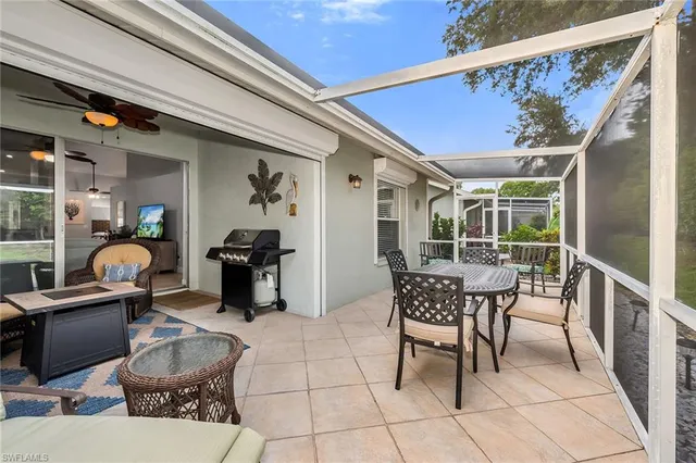 $424,900 | 1724 Royal Circle, Unit 901, Naples, FL 34112
