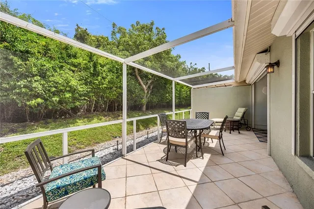 $424,900 | 1724 Royal Circle, Unit 901, Naples, FL 34112