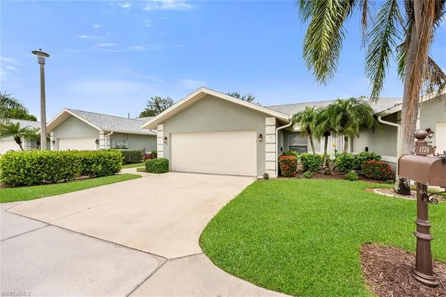 $424,900 | 1724 Royal Circle, Unit 901, Naples, FL 34112