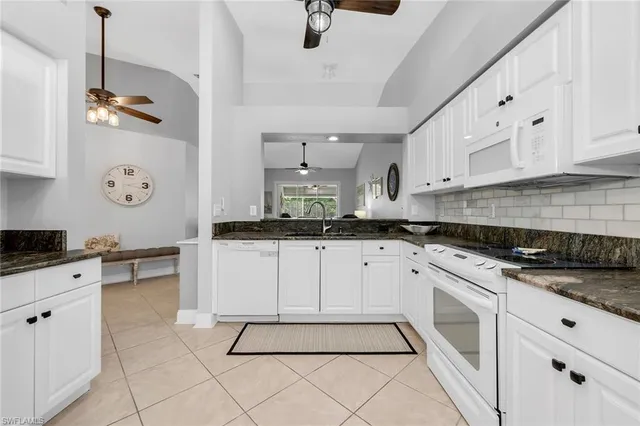 $424,900 | 1724 Royal Circle, Unit 901, Naples, FL 34112