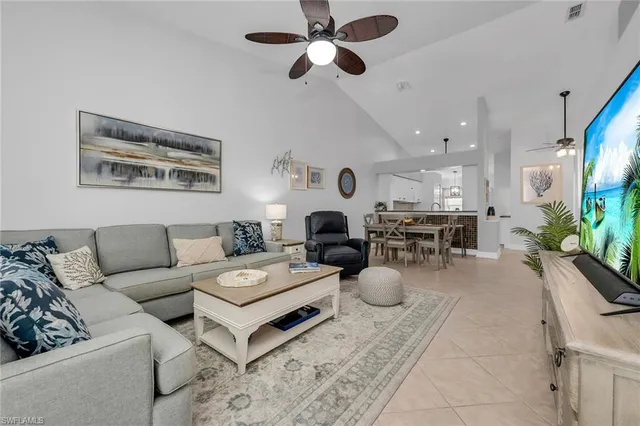 $424,900 | 1724 Royal Circle, Unit 901, Naples, FL 34112