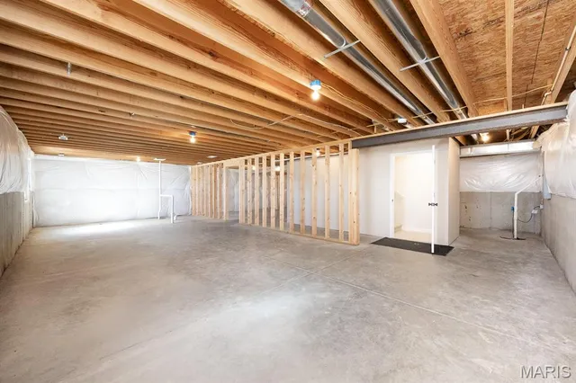 $370,000 | 806 Applewood Creek Drive, Fairview Heights, IL 62208