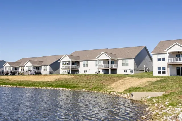 $370,000 | 806 Applewood Creek Drive, Fairview Heights, IL 62208