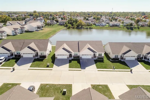 $370,000 | 806 Applewood Creek Drive, Fairview Heights, IL 62208