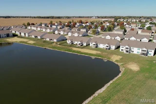 $370,000 | 806 Applewood Creek Drive, Fairview Heights, IL 62208