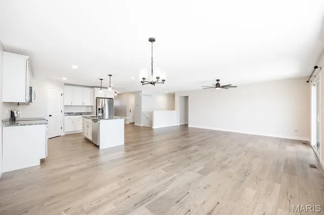 $370,000 | 806 Applewood Creek Drive, Fairview Heights, IL 62208