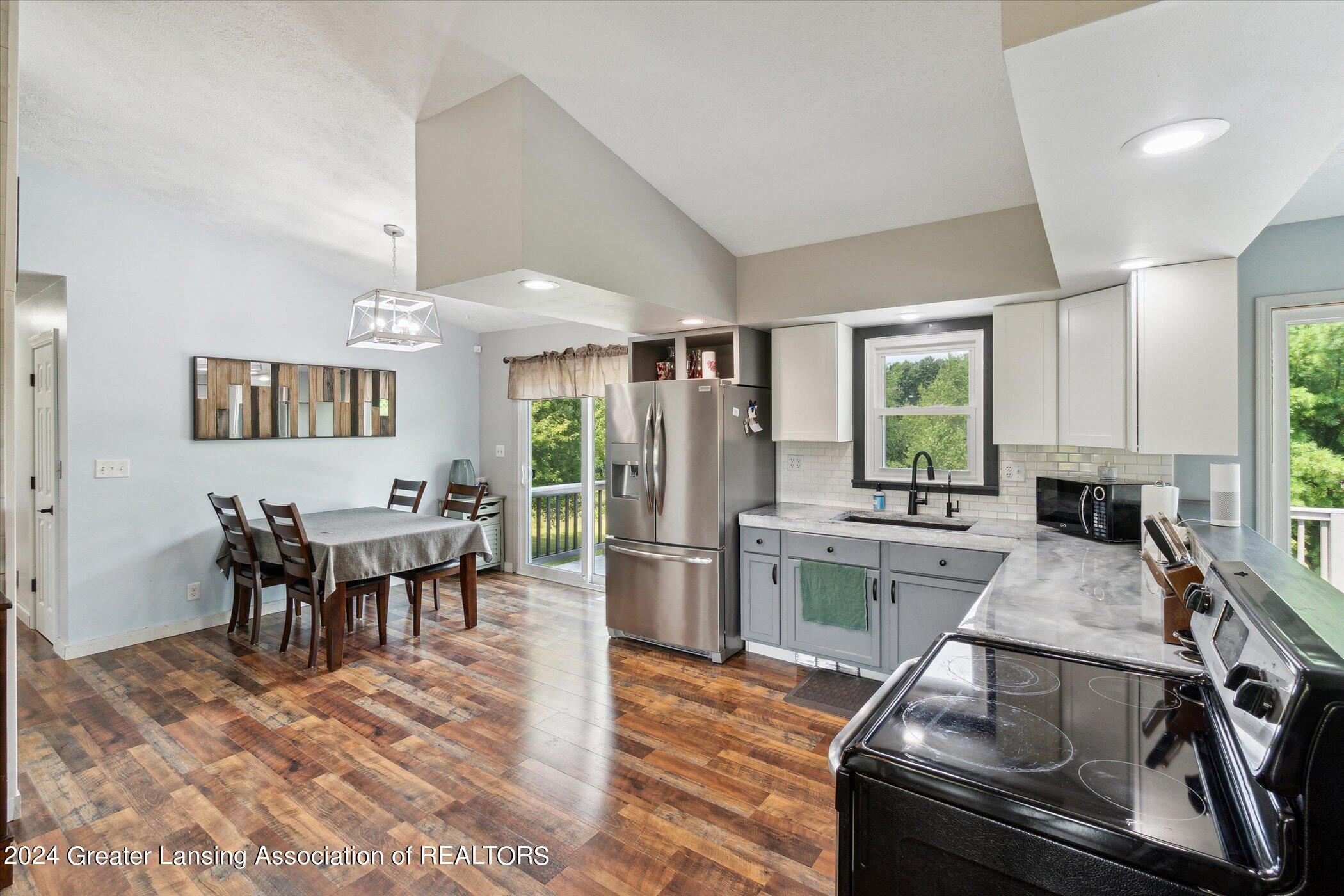 6396 Ostrum Road Belding, MI 48809 - Photo 14 of 69 14-6396-Ostrum-Rd-Belding-MI-48809-Windo