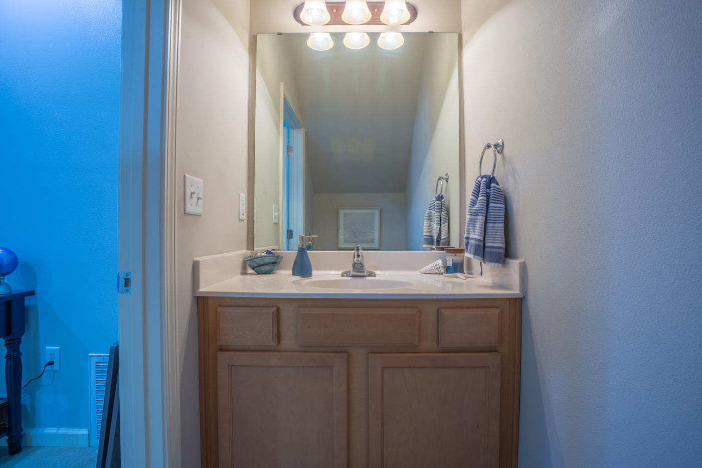 40 Myrtle Oak Way Santa Rosa Beach, FL 32459 - Photo 20 of 42 a bathroom with a double vanity sink and a mirror