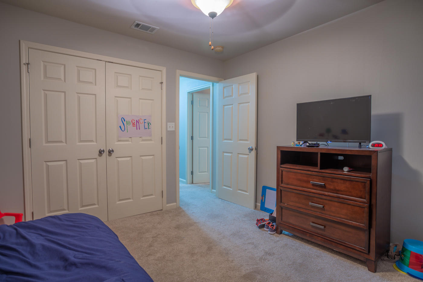 40 Myrtle Oak Way Santa Rosa Beach, FL 32459 - Photo 28 of 42 a room with a dresser and a flat screen tv