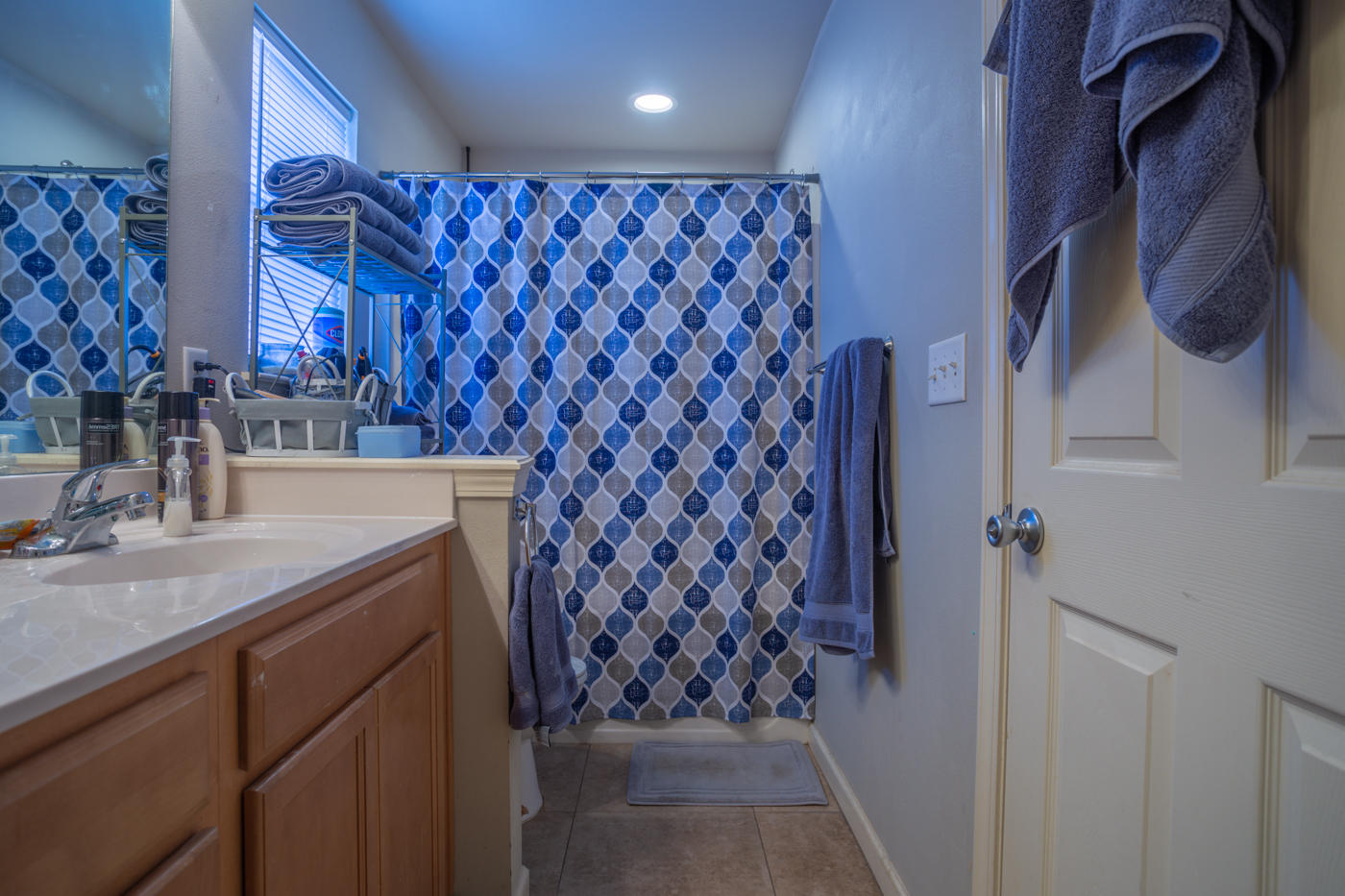 40 Myrtle Oak Way Santa Rosa Beach, FL 32459 - Photo 38 of 42 a bathroom with a sink and a mirror