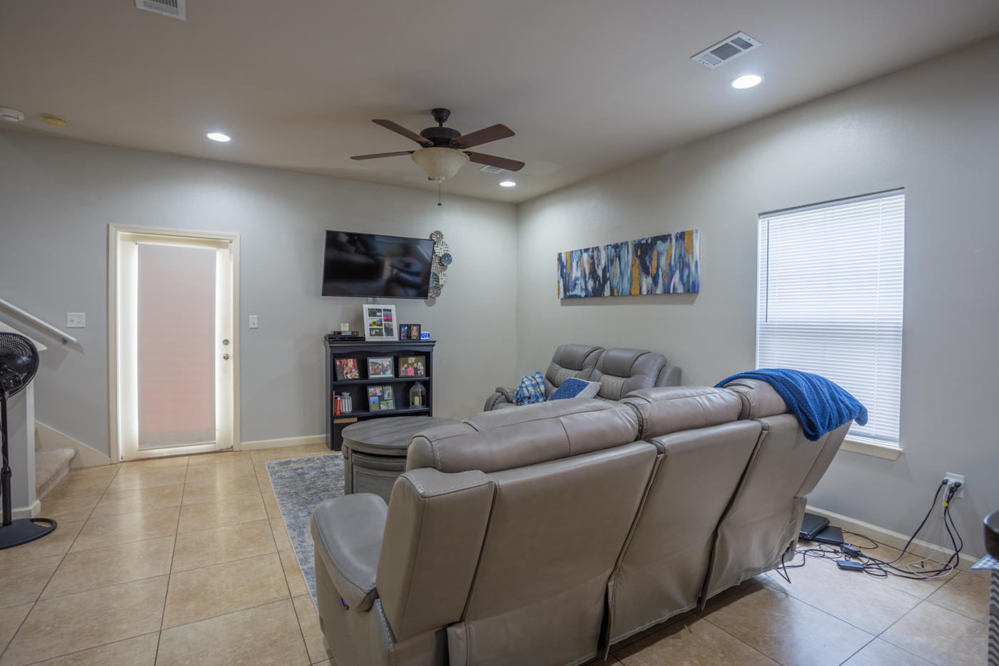 40 Myrtle Oak Way Santa Rosa Beach, FL 32459 - Photo 10 of 42 a living room with furniture and a flat screen tv