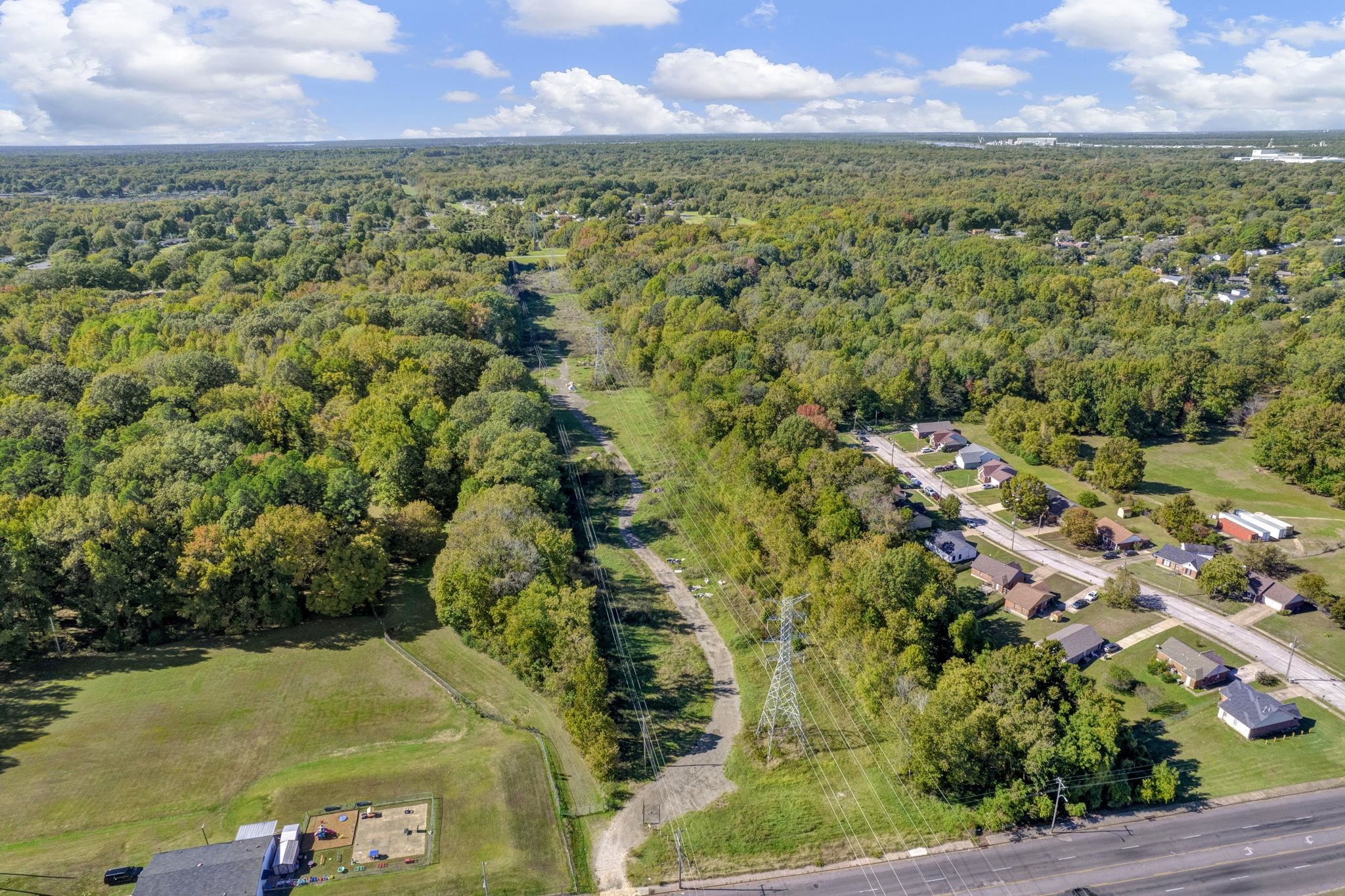 3731 Horn Lake Road Memphis, TN 38109 - Photo 3 of 10 a view of a city