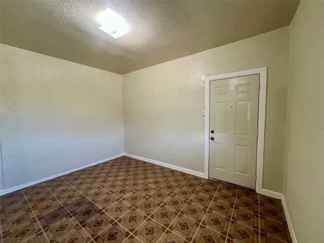 $865 | 2705 Lorraine Street, Unit 8, Houston, TX 77026