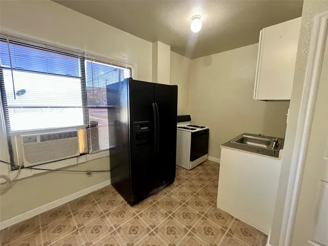 $865 | 2705 Lorraine Street, Unit 8, Houston, TX 77026
