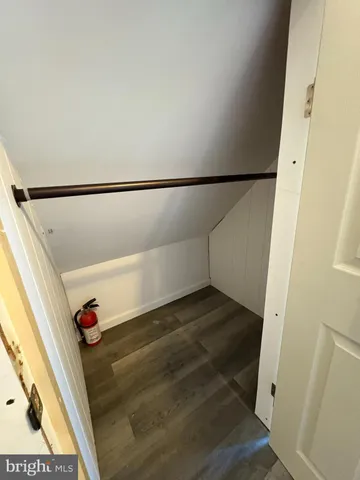 a view of utility room