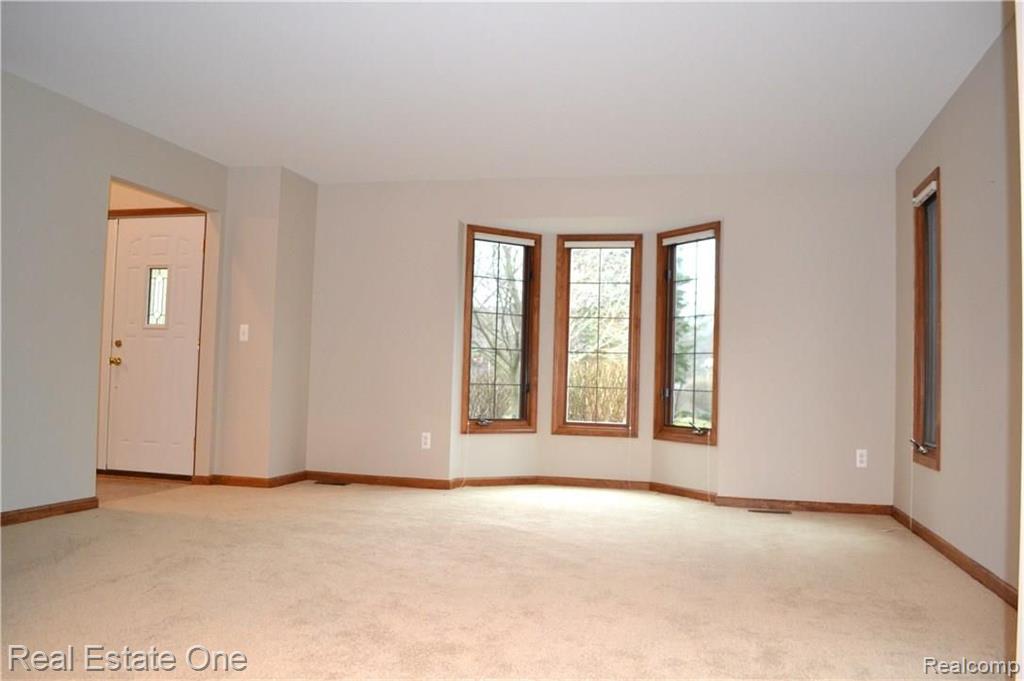 30992 Country Ridge Circle Farmington Hills, MI 48331 - Photo 6 of 40
