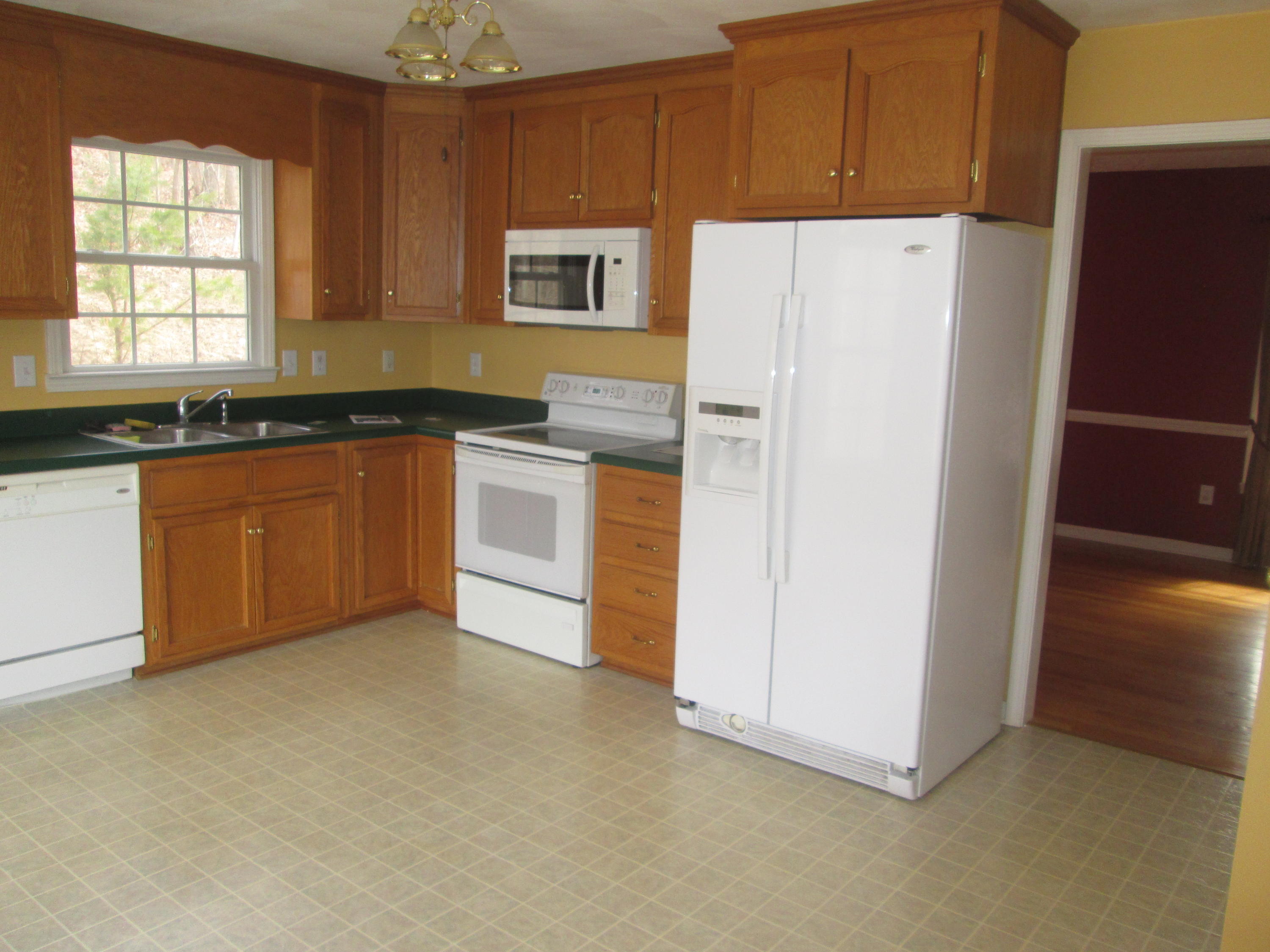 1553 Archway Road Blue Ridge, VA 24064 - Photo 20 of 26 Kitchen w/Appliances