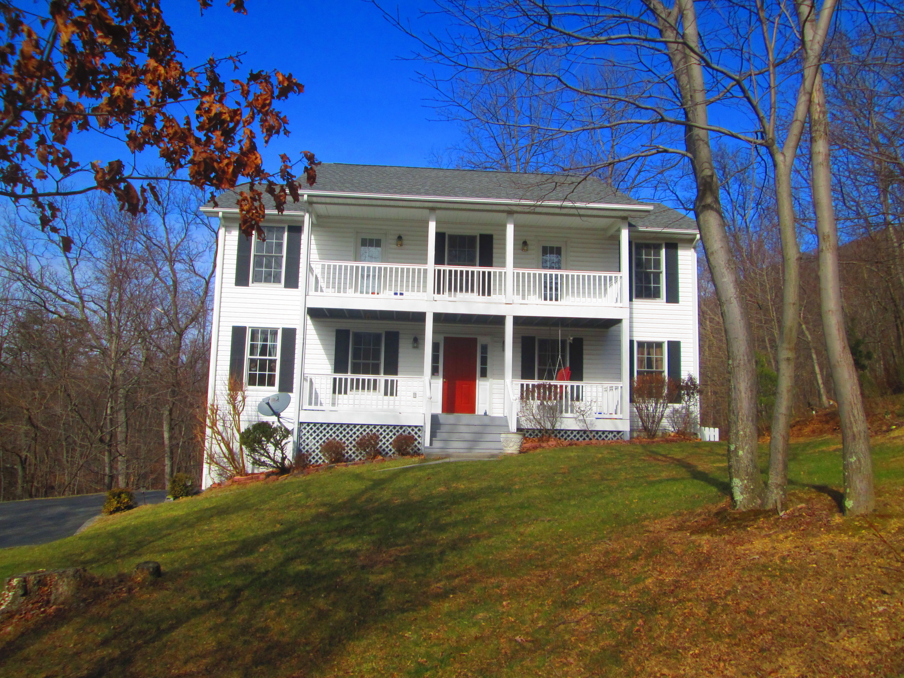 1553 Archway Road Blue Ridge, VA 24064 - Photo 9 of 26 Front