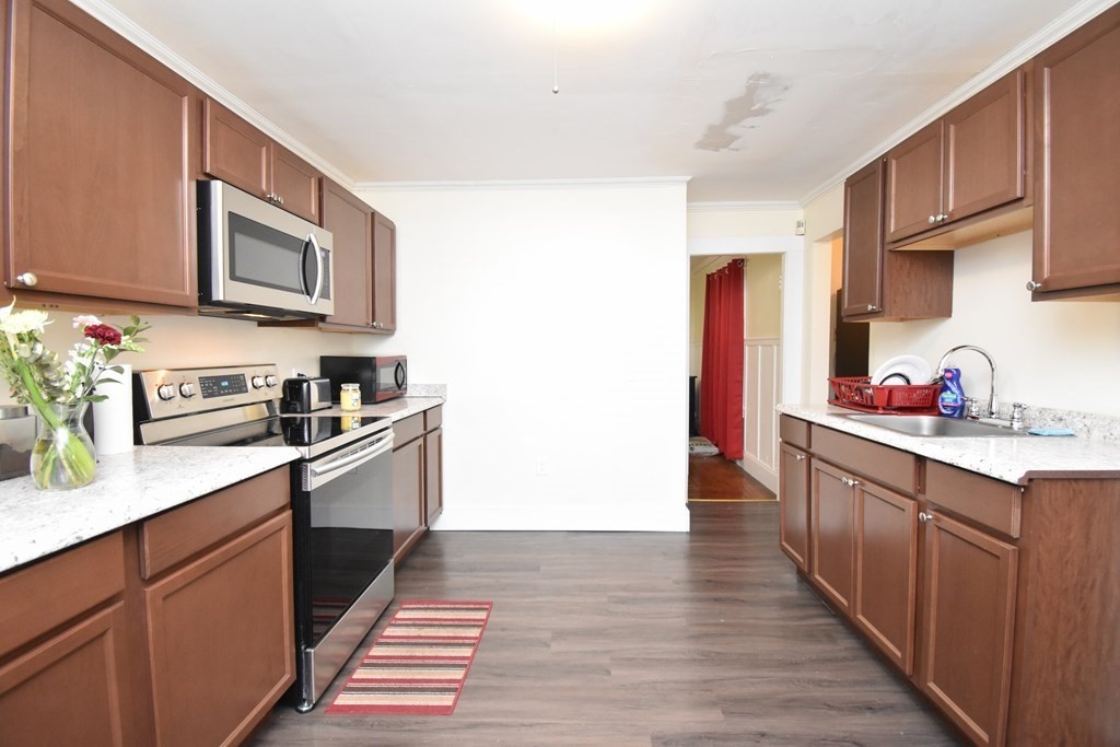 18 Norfolk Street Springfield, MA 01109 - Photo 8 of 26 Gallery Image 8