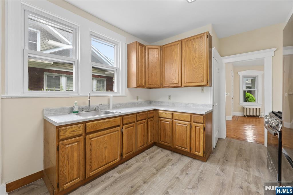 42 Walnut Street Rutherford, NJ 07070 - Photo 9 of 39