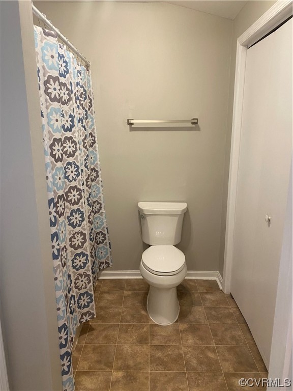 208 South Arch Road North Chesterfield, VA 23236 - Photo 28 of 32 Primary bathroom with laundry area