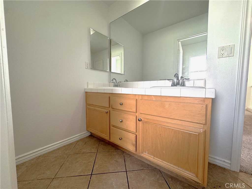 8240 Chamberlain Lane Reseda, CA 91335 - Photo 19 of 23