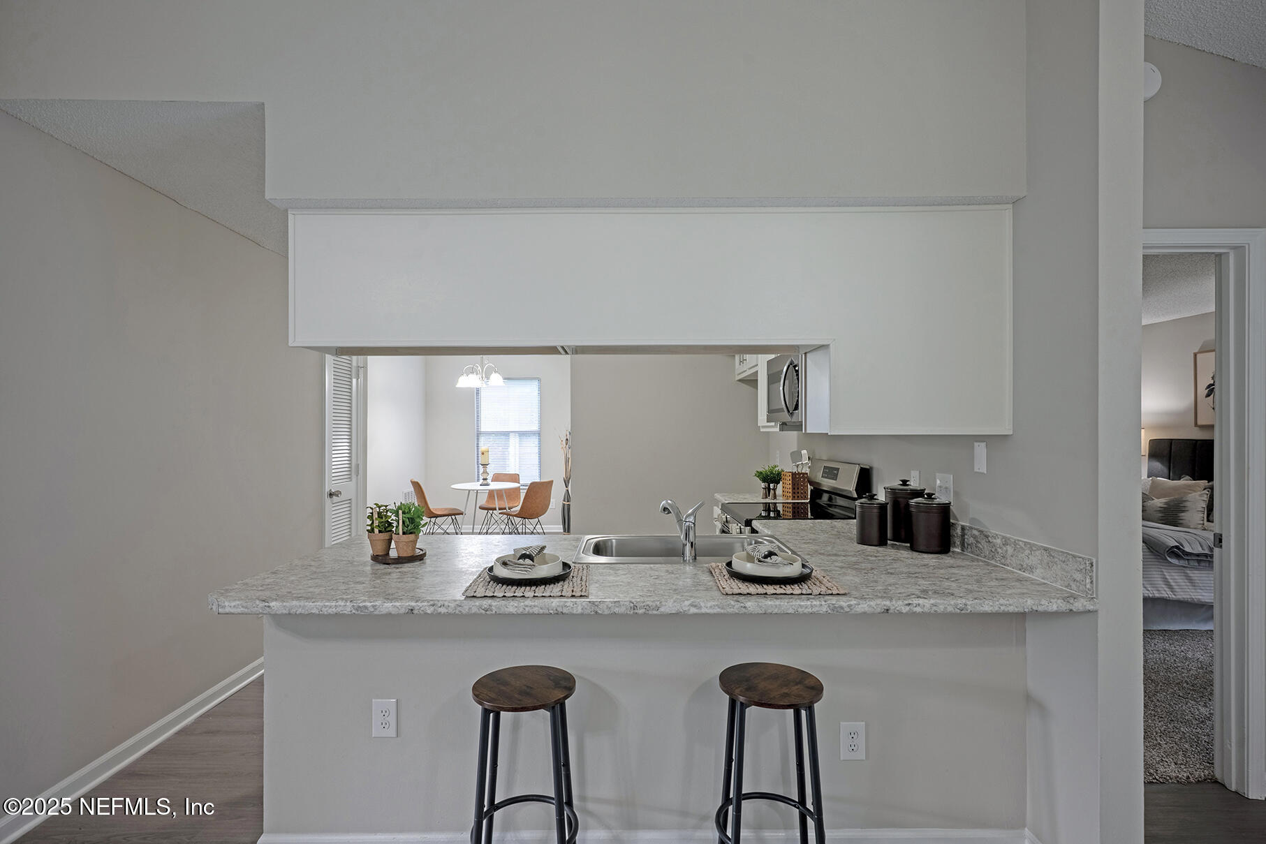 918 Aries Road West Jacksonville, FL 32216 - Photo 11 of 39 Eating Space Kitchen