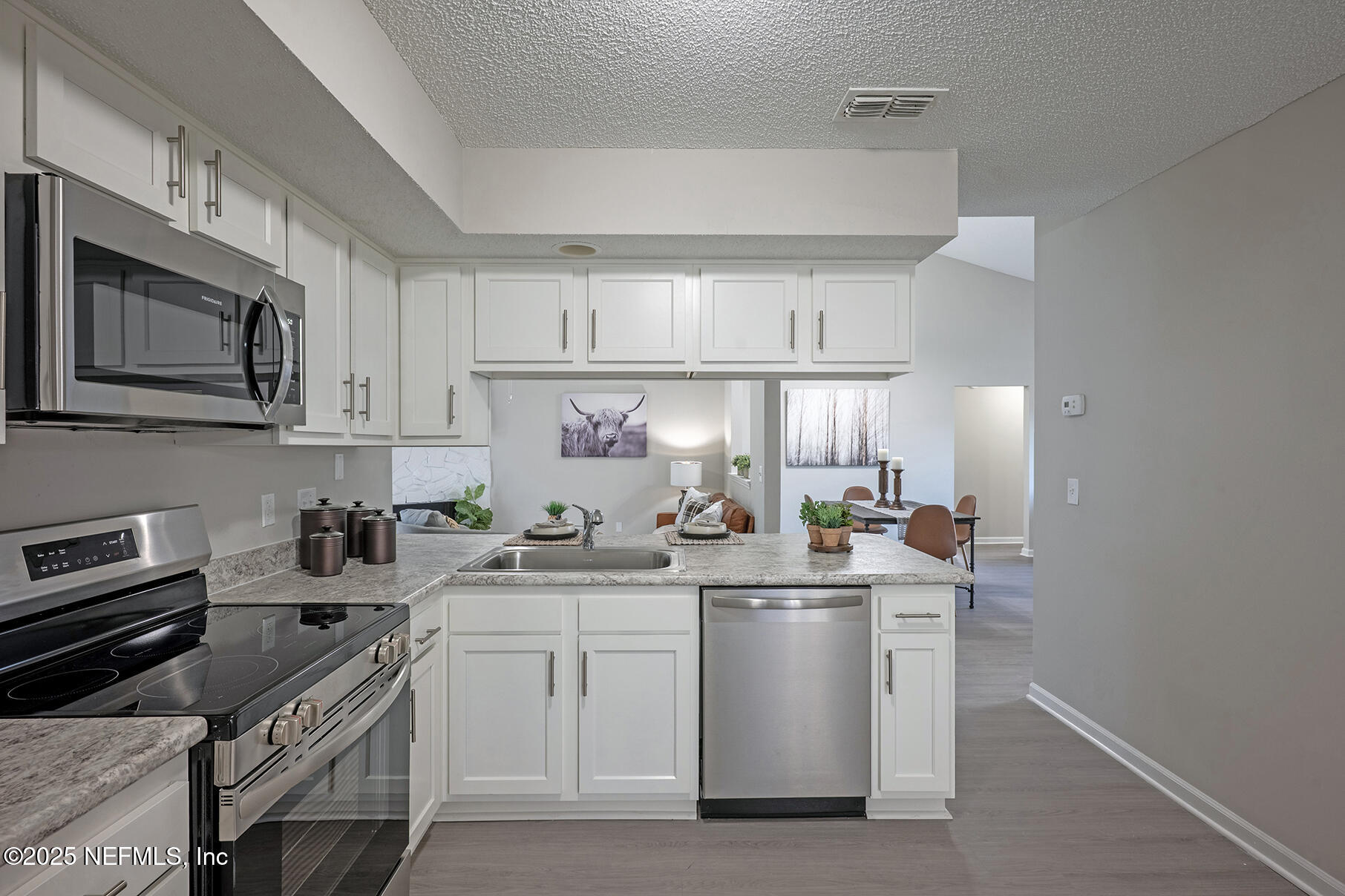 918 Aries Road West Jacksonville, FL 32216 - Photo 3 of 39 Kitchen