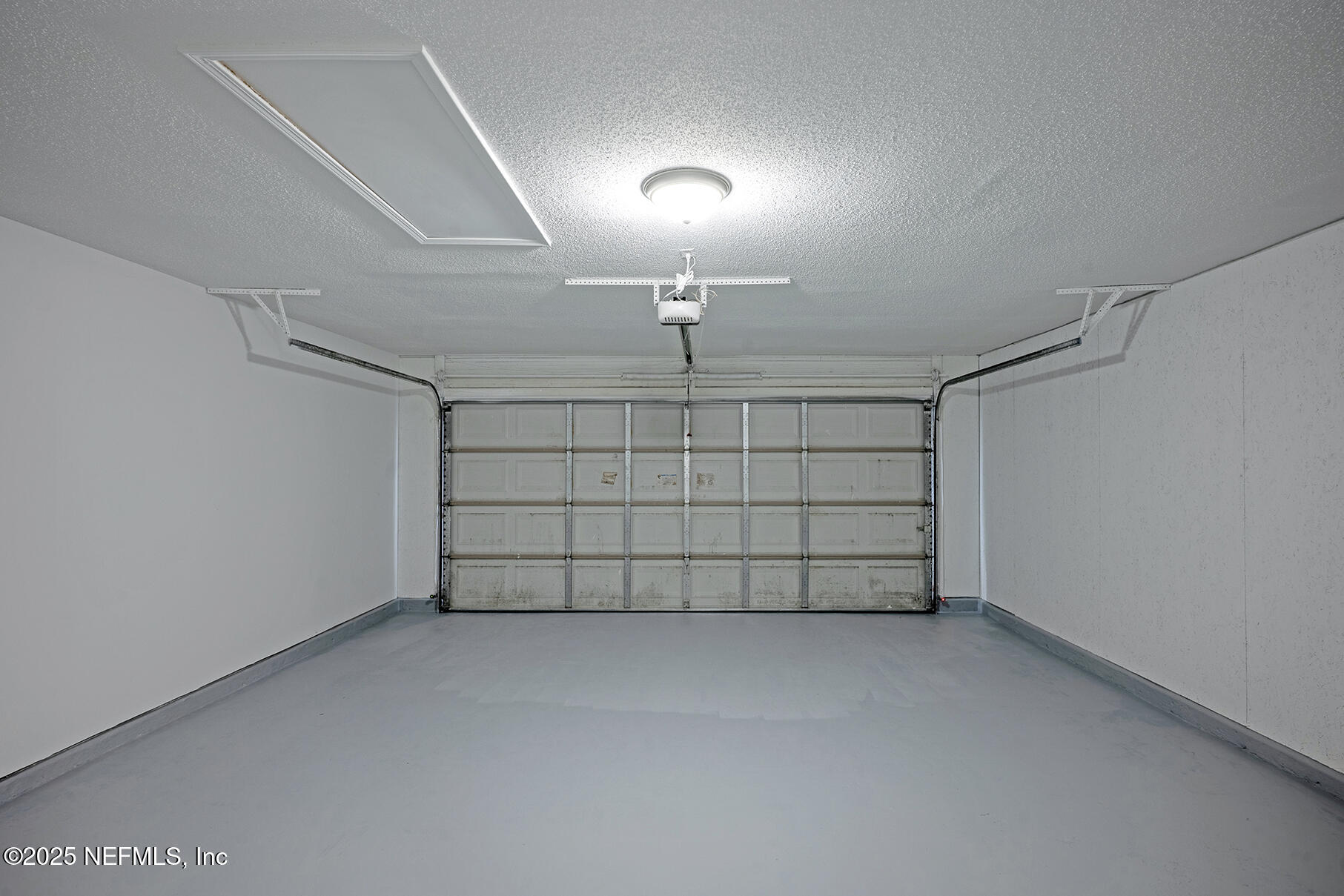 918 Aries Road West Jacksonville, FL 32216 - Photo 36 of 39 Garage