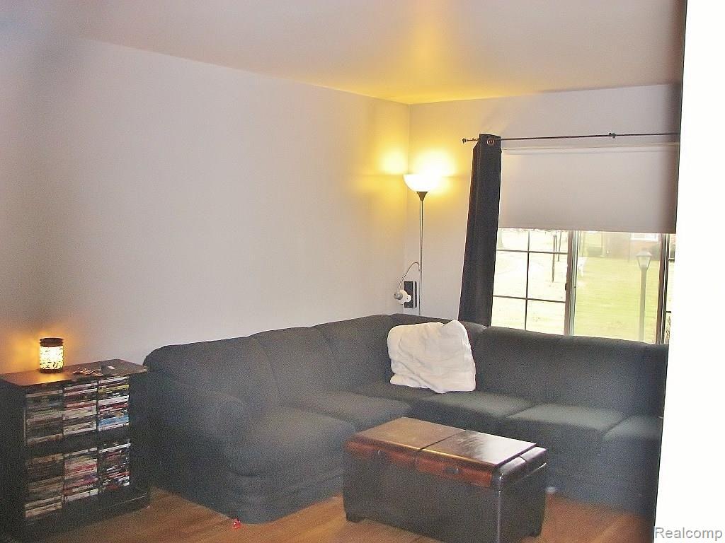 29478 Hoover Road Warren, MI 48093 - Photo 6 of 21 12232014 287 (1024x768).jpg