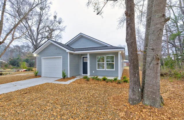 $350,000 | 131 County Rd S-18-409, Summerville, SC 29483