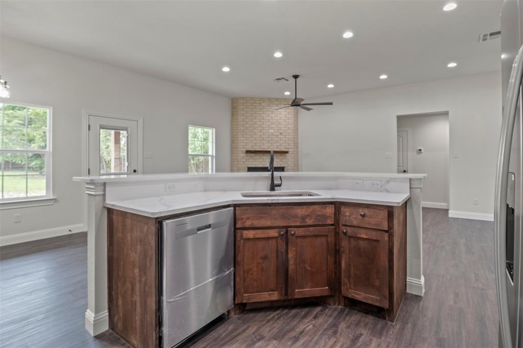 905 West Cardinal Street Ector, TX 75439 - Photo 9 of 30
